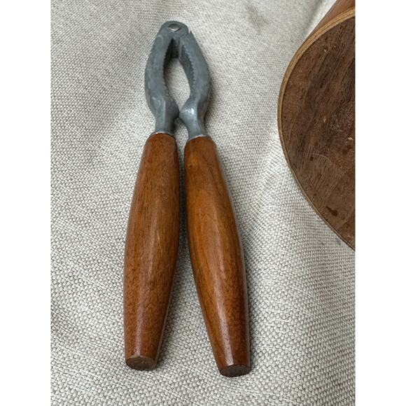 Mid Century Scandinavin Modern Rainbow Sweden Teak Bucket Nut Cracker Set wood - Picture 8 of 16